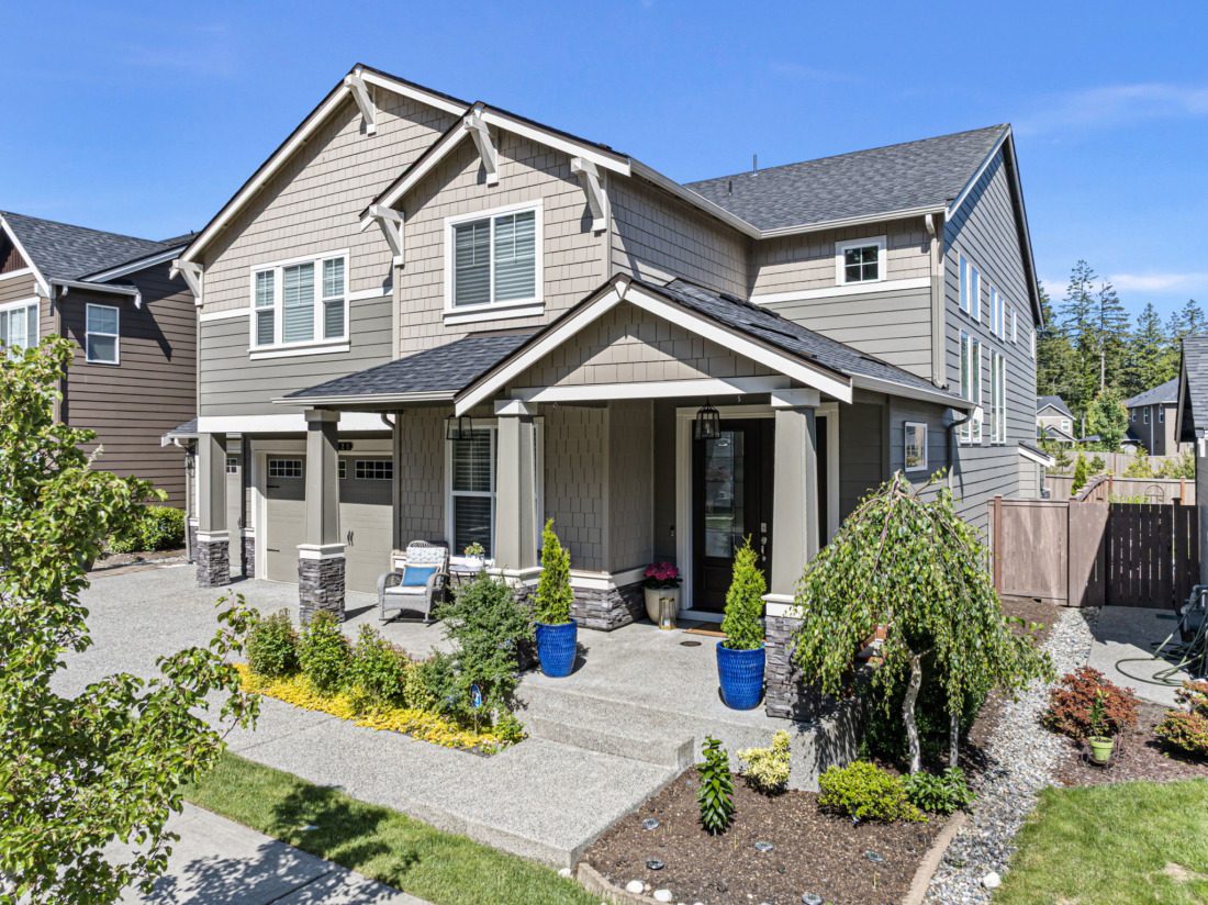 Just Listed in Harbor Hill by Dwell Home Team