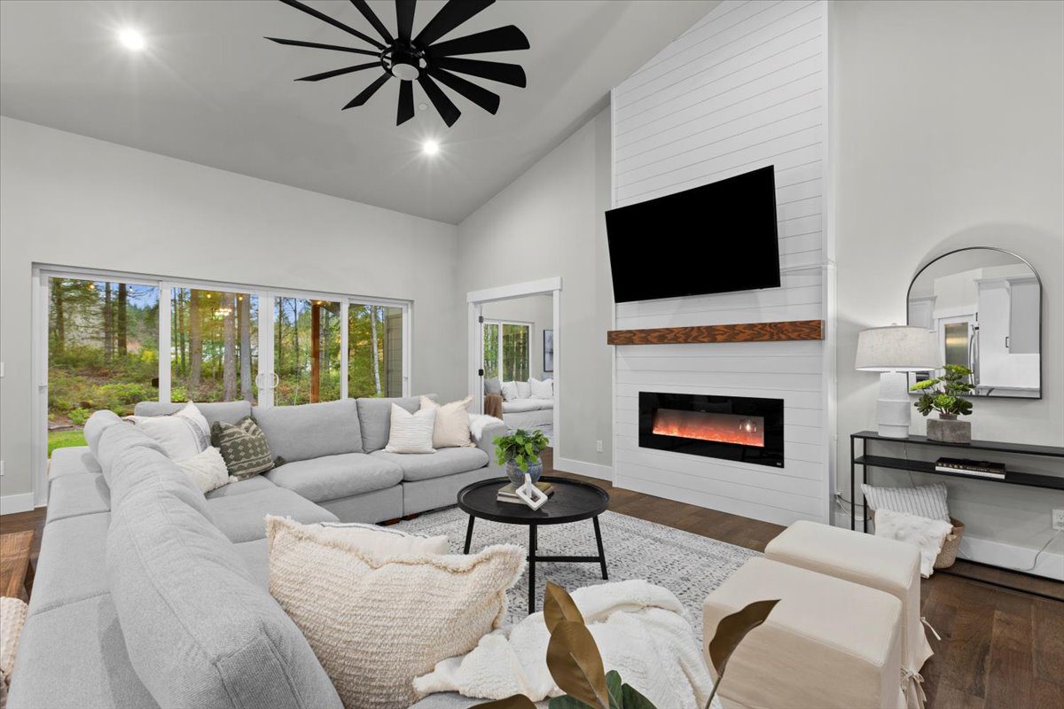 Living room in Port Orchard Home Listed by Dwell Home Team